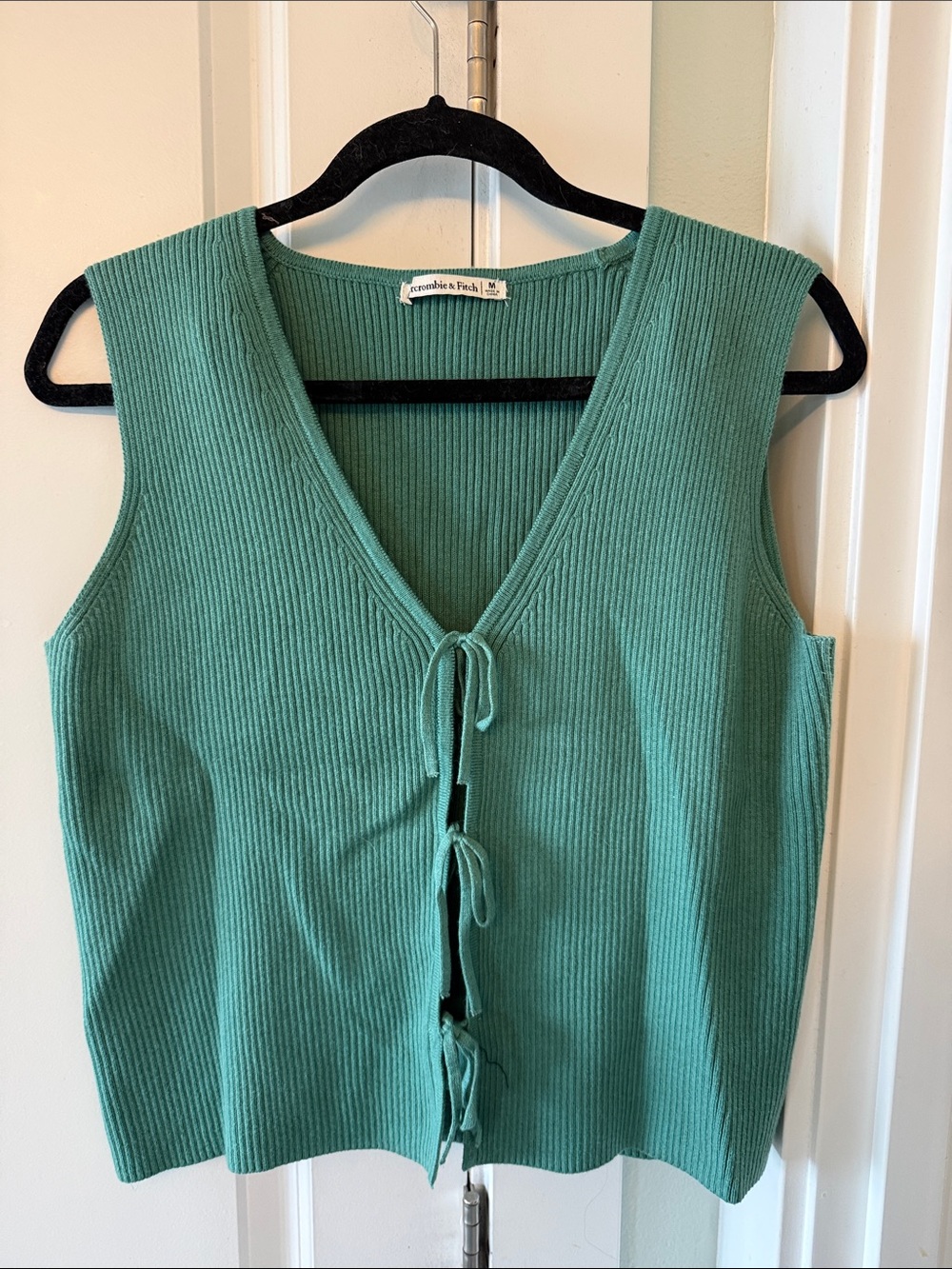 Abercrombie tie front sweater sleeveless vest